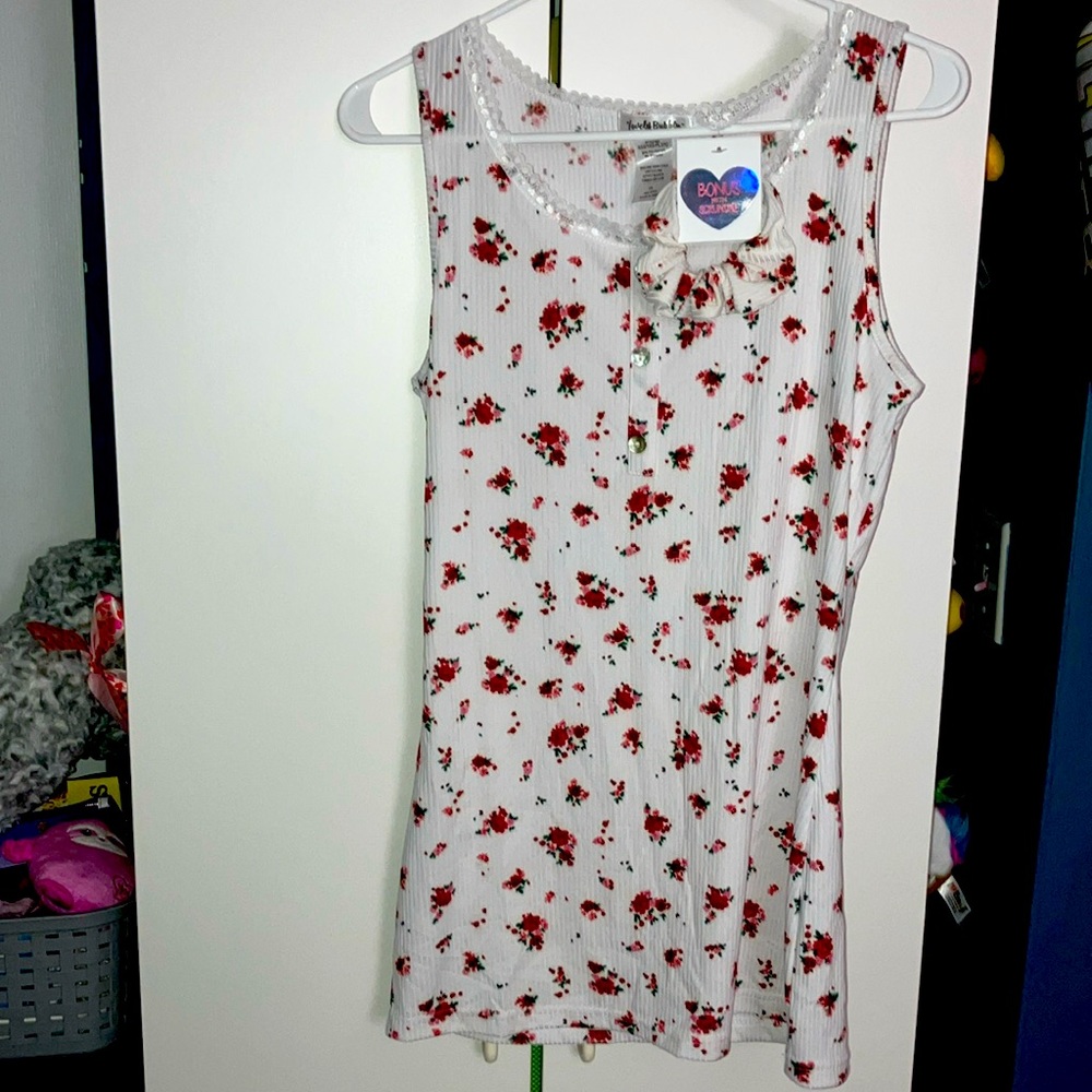 NWT (Lovely Bubbly) size S pretty floral tank top